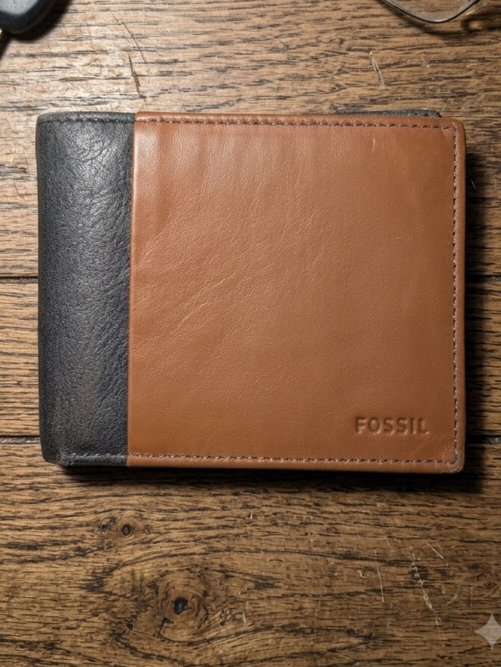 Fossil Two-Tone Tan and Black Leather Bifold Wallet